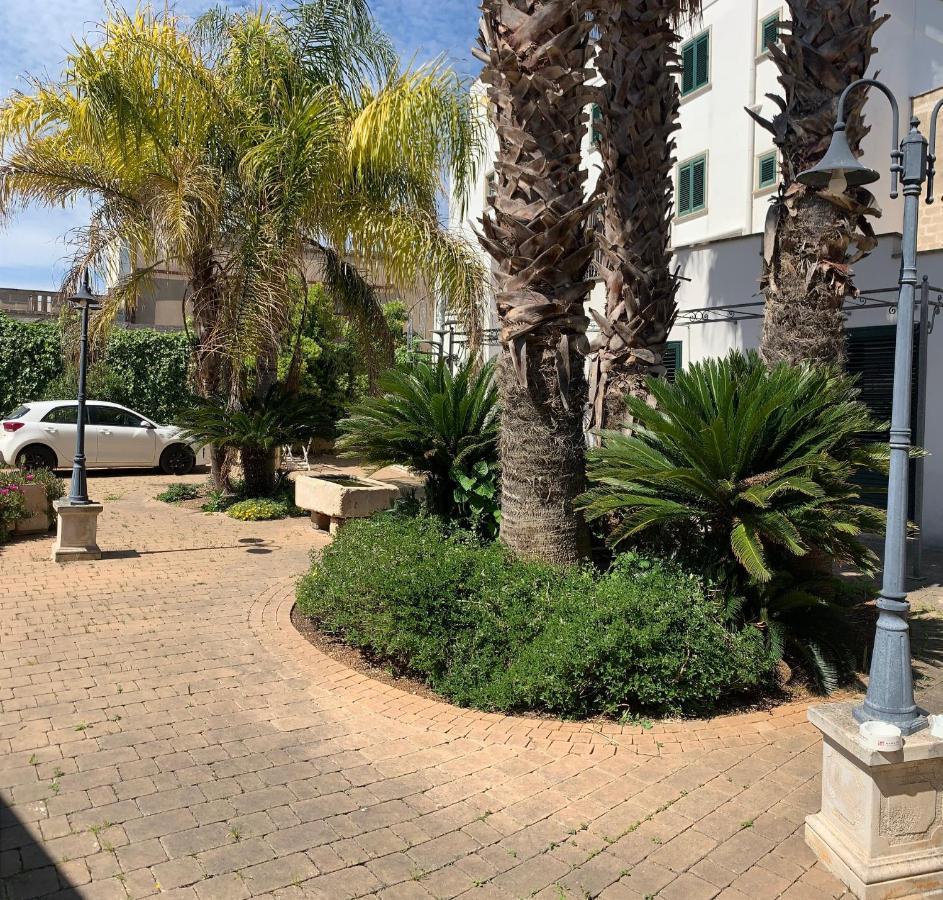 Corte Carafa "Un'Oasi Nel Centro Storico Con Parcheggio Interno Riservato" Nardo Exterior photo