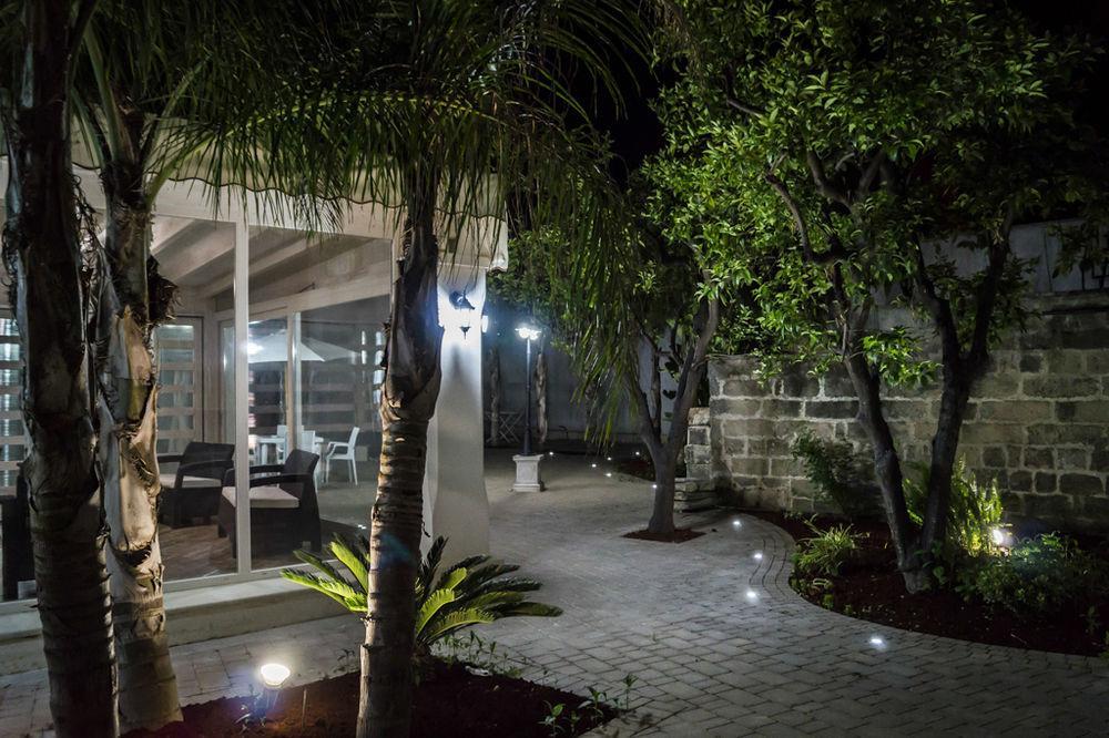 Corte Carafa "Un'Oasi Nel Centro Storico Con Parcheggio Interno Riservato" Nardo Exterior photo